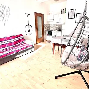 Mia House , Rzym Włochy